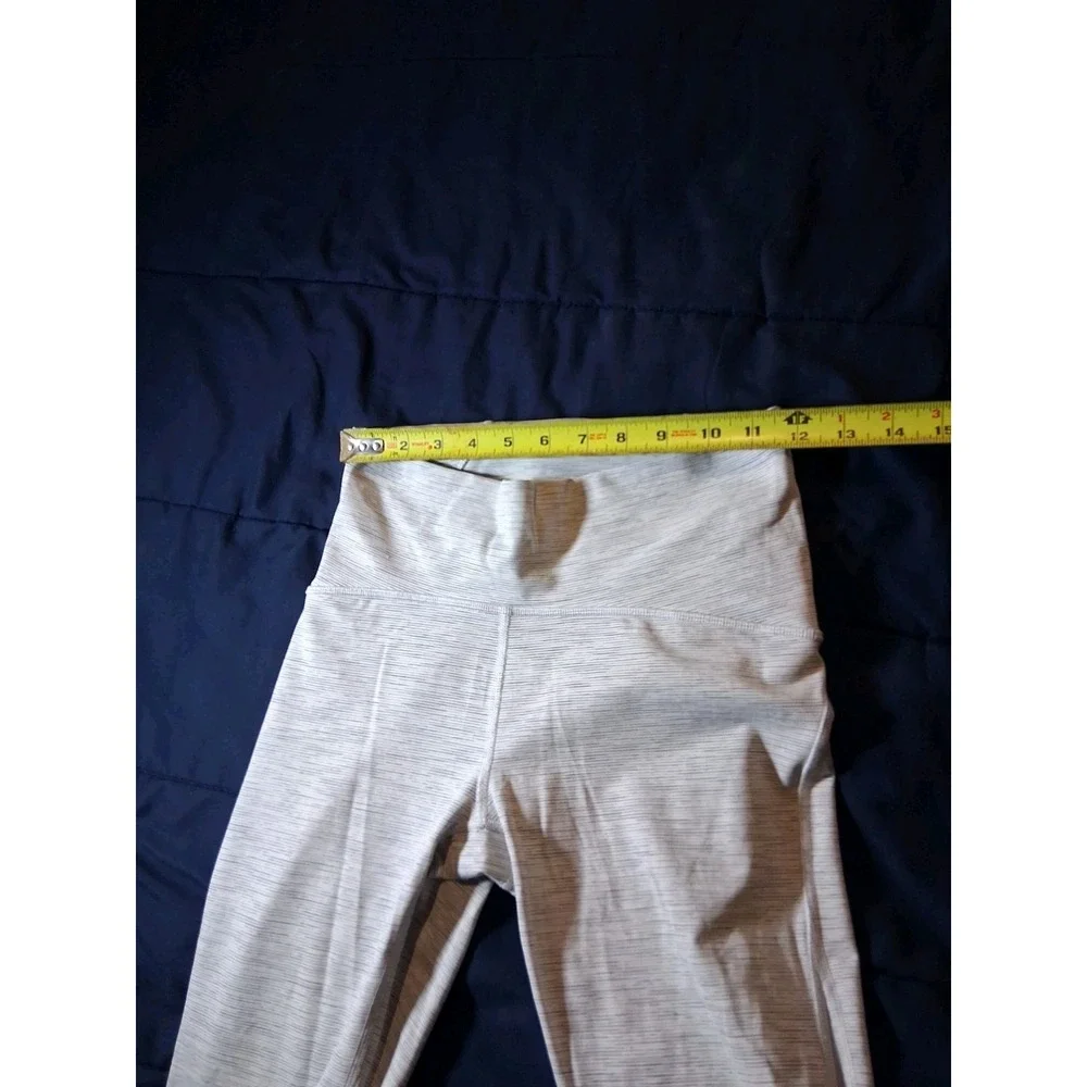 Lululemon‎ Women's grey capri leggings size 6